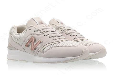 This modern take on retro inspired runners provides comfort and timeless style. New Balance Woman Balance Moonbeam - New Balance Sale ...