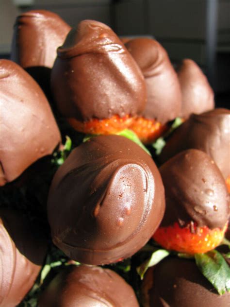 Medicated Chocolate Covered Strawberries Gourmedd