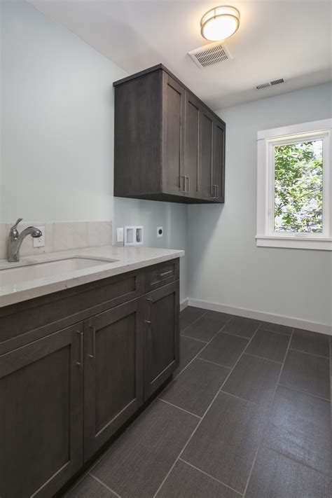 It is named after the ridge which runs north and south, separating ballard from green lake, from approximately n. Shoreline Home - Transitional - Laundry Room - Seattle ...