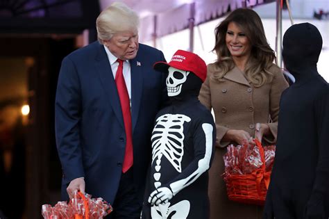 Wtf Is Going On In These Photos Of Donald Trump With White House Trick Or Treaters