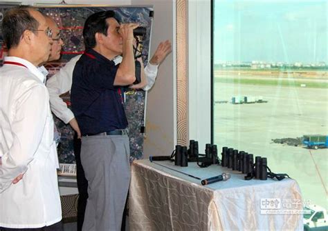See more of 高雄榮總｛快樂篩檢 健康一世｝ on facebook. 馬英九視察桃機 樂與緝毒犬握手 - 中時電子報