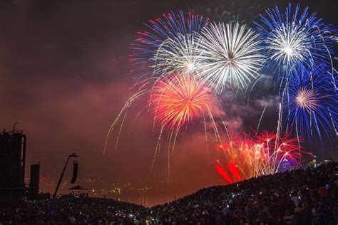 Where to Eat, Drink, and Watch the Fireworks in Seattle on the 4th of ...