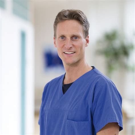 Experten behandeln mit innovativen therapien. MVZ am Rotkreuzplatz - Gastroenterologie und Innere ...