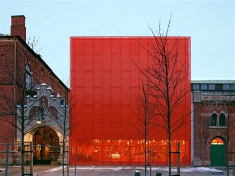 Red Facade 건축 공공