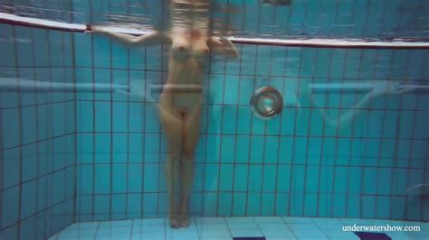 Sexy Brunette Deniska Underwater Eporner