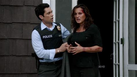 Mh Surrender Benson Law And Order Svu Special Victims Unit Law And Order