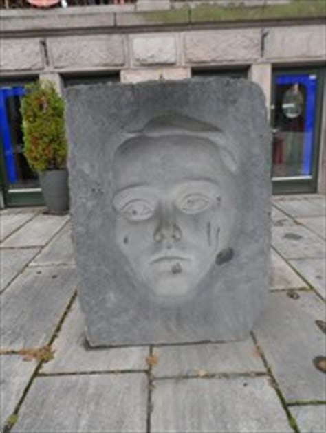 The faces appear to be pushed out but are actually concave. Hollow-Face Illusion - Oslo, Norway - Figurative Public ...