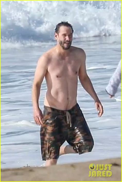 Photo Keanu Reeves Shirtless Beach Malibu January Photo Just Jared