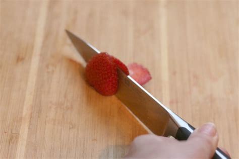 How To Cut Strawberry Hearts Dishin And Dishes