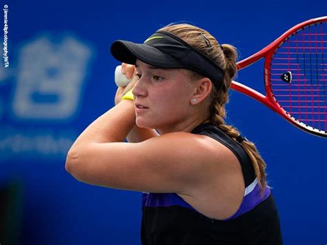 Elena rybakina is as preety as a folklore, she is an aspiring athlete who has already made her way in the journey. Elena Rybakina Tembus Perempatfinal Di Wuhan Open | Liga ...