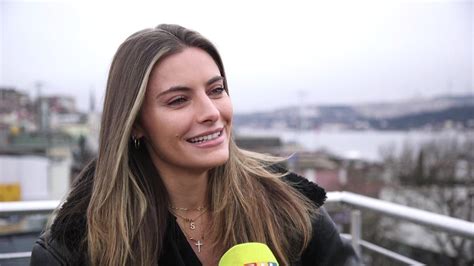 Sophia thomalla (born 6 october 1989) is a german actress, model, and television presenter. Sexy Diebesbeute: Fahndet Sophia Thomalla nach einem ...