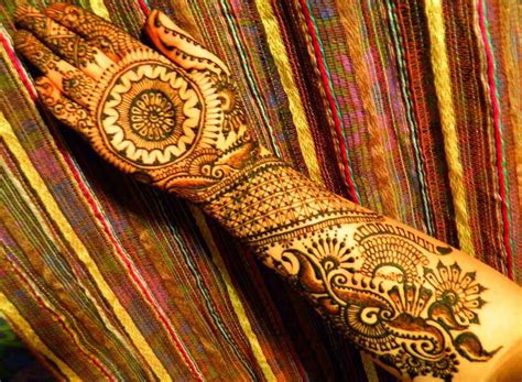 Beautiful Mehndi Designs For Wedding Season Indian