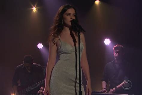 Watch Sabrina Claudio Performs Confidently Lost And Belong To You On