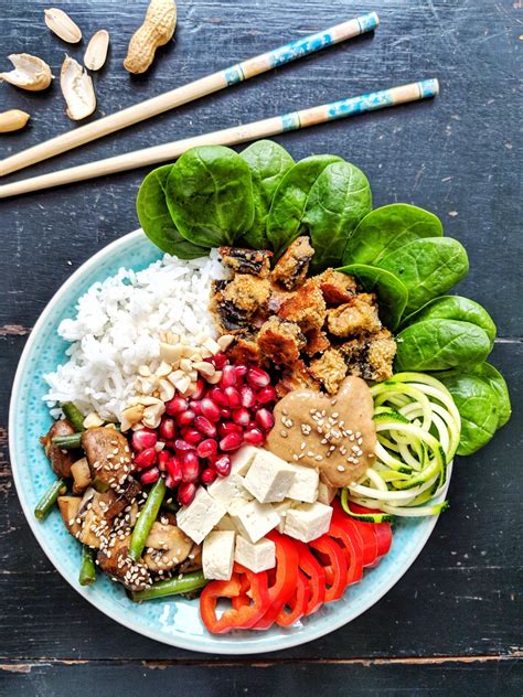 Bunte vegane Buddha Bowl • In Love with Bliss