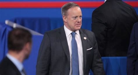 Maybe you would like to learn more about one of these? Sean Spicer, exsecretario de prensa de Donald Trump, participará en 'Dancing With the Stars'
