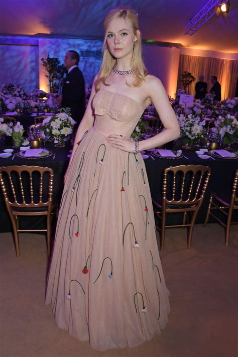 El Fanning Fainted At A Party In Cannes Elle Fanning Style Elle Fanning Cannes Film Festival