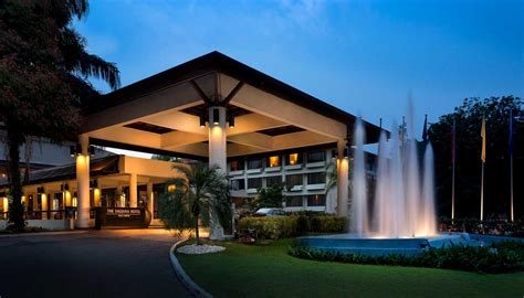 Built in , oyes saujana city hotel is a distinct addition to kuala lumpur and a smart choice for travelers. 7 Tropical Resorts In Klang Valley That Will Make You ...
