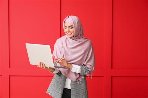 Agar Jadi Muslim yang Baik, Ini Macam-macam Husnudzon - Umroh.com