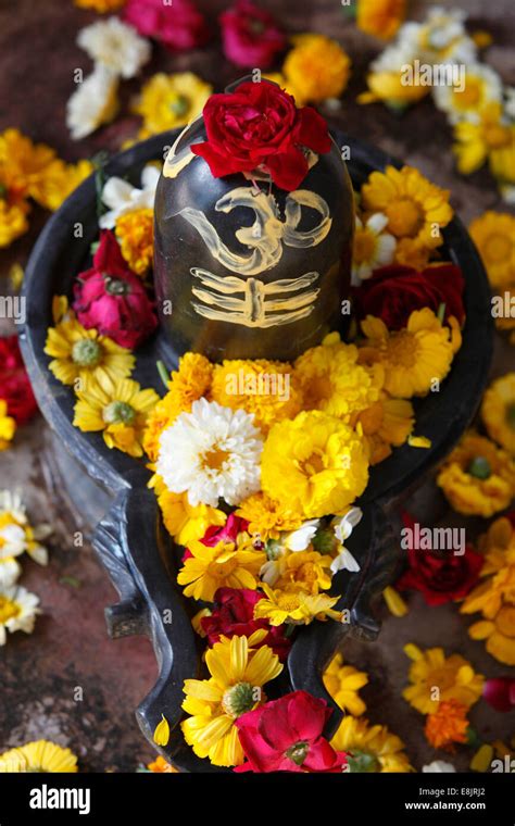 Shiva Lingam Stock Photo Alamy