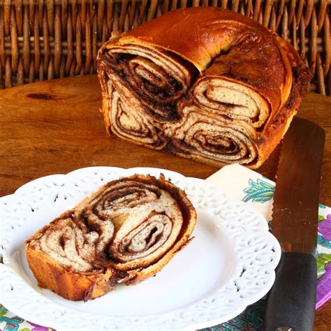 Met walnoten, koffie, cacao en kaneel. ShowFood Chef: Nutella Spiral Bread called Povitica (Po-va-teet-sa) - Daring Bakers