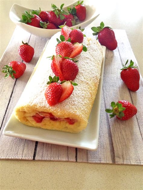 Rotolo Alle Fragole Con La Crema Ricetta Facile La Tavola Di Gio