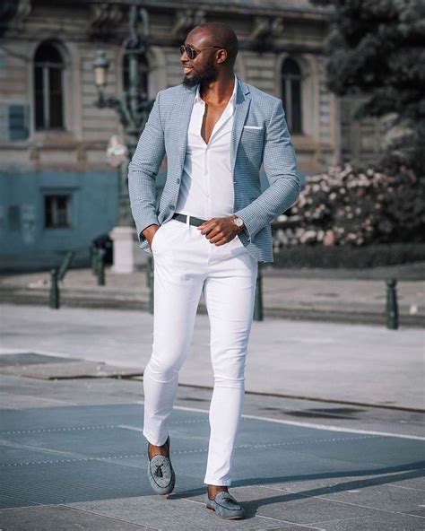 Why You Should Wear White Pants After Labor Day Other Than Just To