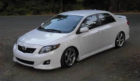 Photo Image Gallery & Touchup Paint: Toyota Corolla in Super White (040)