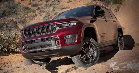 Jeep Introduces 2022 Grand Cherokees Plug In Hybrid 4xe And New Trailhawk