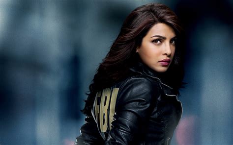Decoding Priyanka Chopras Look As Fbi Agent Alex Parrish In Quantico Fashionpro