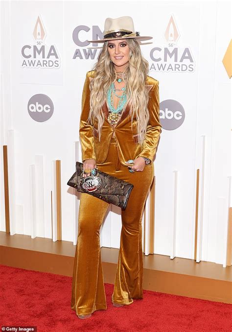 Lainey Wilson Walks Red Carpet At CMA Awards On Big Night As She Won