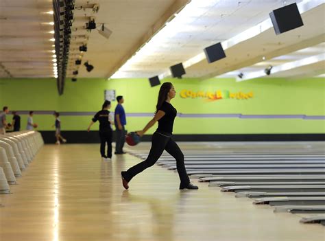 How To Prevent Bowling Injuries 5 Bowling Warmups To Get You Started