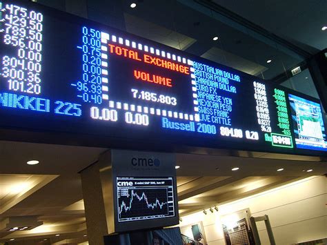 The long awaited launch of chicago board options exchange bitcoin futures contracts went off with a bang yesterday as the website was knocked offline by a surge in traffic. Chicago Mercantile Exchange to start offering bitcoin ...