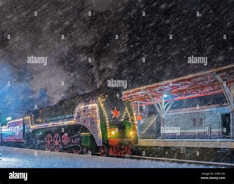 Old Steam Train In The Snow Vintage Train Decorated For The Christmas