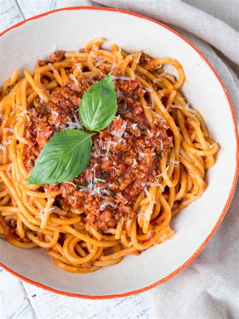 Spaghetti Bolognese - The Food Joy