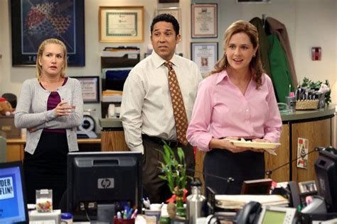 Jenna Fischer Oscar Nuñez And Angela Kinsey In The Office 2005