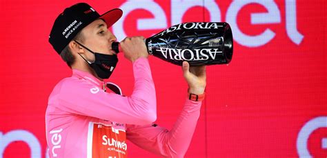 Nasabah bri bisa mengakses call bri via whatsapp. 'RCS presenteert begin februari parcours Giro d'Italia ...