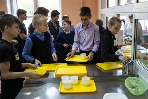 Russian Schools Open With Classroom Cafeteria Precautions The Seattle Times