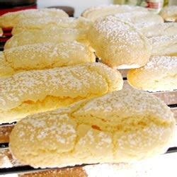 So, while their shape may set them apart, their ingredient list does not. Ladyfingers Recipe - Allrecipes.com