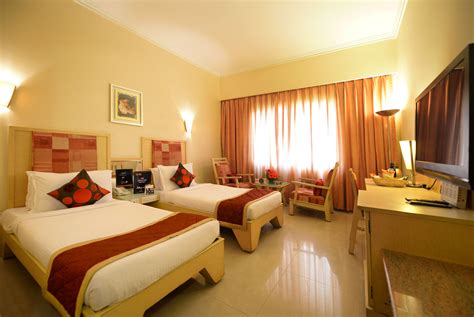 Oyo Hotel Nkms Grand Near Birla Mandir Premium Hyderabad Book ₹985