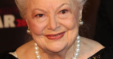 Olivia De Havilland Emails About How She Doesnt Watch Feud