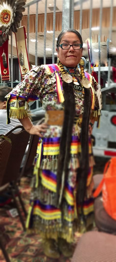 Pin By Robyn Vanwert On Old Style Jingle Jingle Dress Dancer Native American Women Jingle Dress