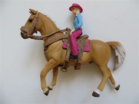 Wenn einmal kein echtes pferd zur verfügung steht, einfach eines der folgenden pferde. Pferde mit Reitern - dusty1994s Webseite!