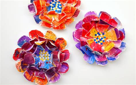 One package of paper plates will make a lot of frisbees, so if your kids have friends over, or you're looking for a project for camp or a classroom, this frisbee craft is perfect. Hyper Colorful Painted Paper Plate Flowers! | Pink Stripey ...