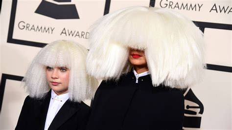 Grammys Hair 2015 Sia And Maddie Ziegler Wear Platinum Wigs The