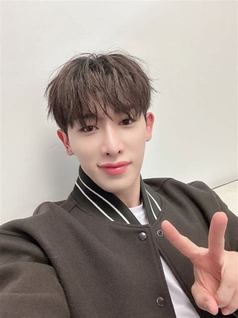 Wonho Official On Twitter 10월23일위니만나는날 오늘의 위니 만나기 완료📝 원호 Wonho