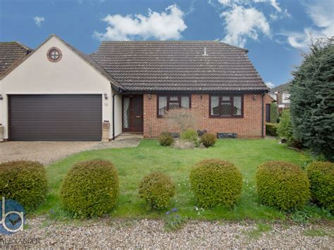 Bed Detached Bungalow For Sale In Barbrook Lane Tiptree Colchester