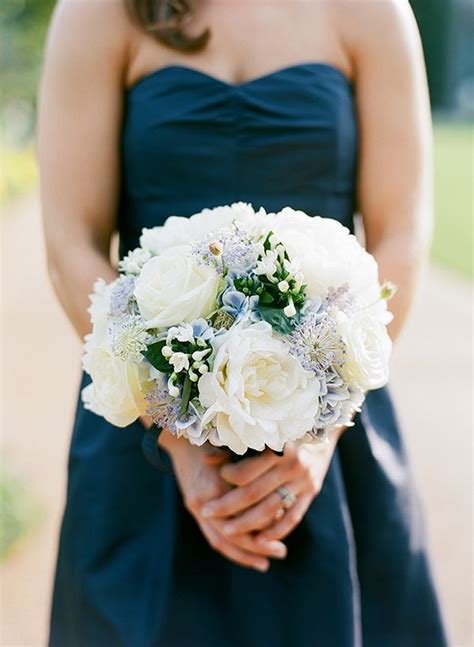 Beautiful, classy and unique bouquet for bride on wedding beautiful detachable wedding gown with a white and navy blue bouquet, and a long veil. 157 best WEDDING IDEAS - Navy Blue images on Pinterest ...