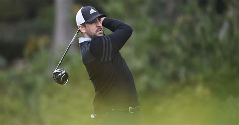 Packers Quarterback Aaron Rodgers Is Displaying Golf Skills At