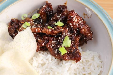 Homemade mongolian beef in less than 30 minutes! Crispy Mongolian Beef - delicious sticky tender beef strips in