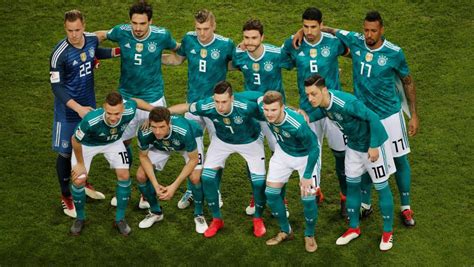 وخلت القائمة من أسماء جميع لاعبي منتخب ألمانيا، الذين حصلوا على كأس العالم 2014 في البرازيل، عدا لاعبين فقط، وهما: كأس العالم روسيا 2018 - ملف وقائمة منتخب ألمانيا